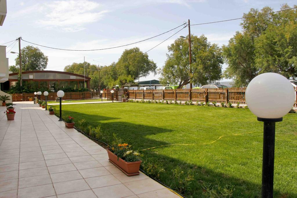 Garifalo Apartments 칼리베스 외부 사진