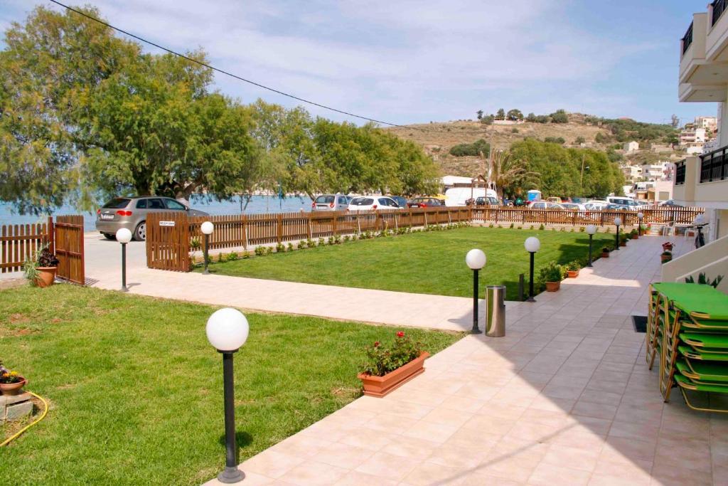 Garifalo Apartments 칼리베스 외부 사진